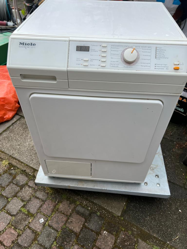 Miele Novotronic T277C - Voor onderdelen, Witgoed en Apparatuur, Wasdrogers, Ophalen, 4 tot 6 kg, Voorlader, Niet werkend