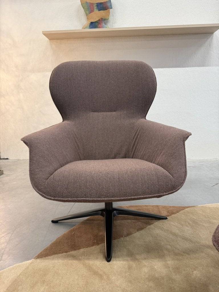 Nieuw Pode Flare draai fauteuil met poef stof design stoel, Huis en Inrichting, Fauteuils, Leolux, Info@leolux.nl, Nieuw, 75 tot 100 cm