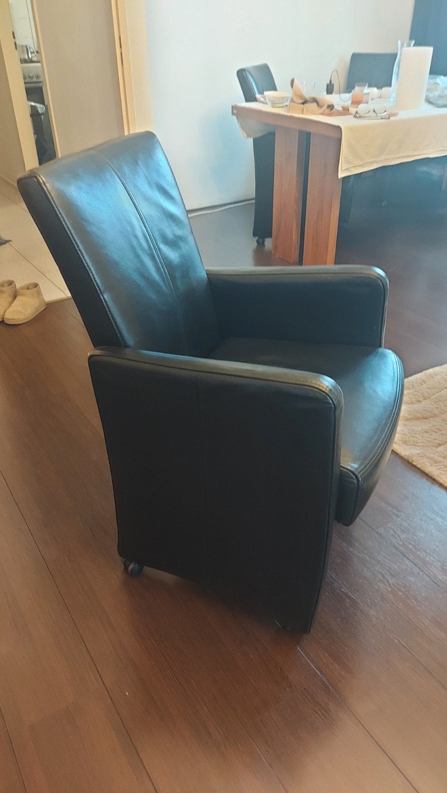 6 lederen eetstoelen en eettafel, Huis en Inrichting, Ophalen, Gebruikt, 75 tot 100 cm, Leer