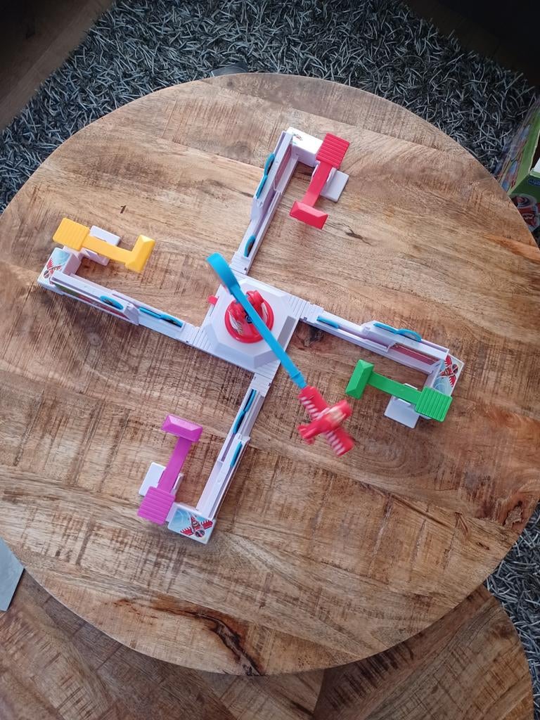 Stef Stuntpiloot - Leuk spel, ziet er keurig uit!, Drie of vier spelers, Ophalen of Verzenden, Zo goed als nieuw