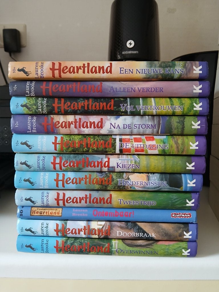 8 boeken van Lauren Brooke - Heartland - Hardcover, Ophalen of Verzenden, Zo goed als nieuw, Lauren Brooke
