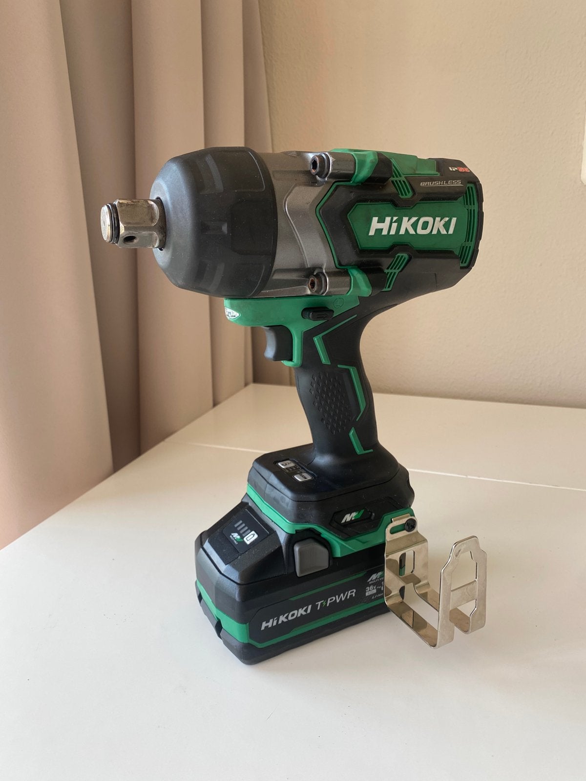 HiKOKI WR36DF slagmoersleutel + nieuwe accu, Ophalen of Verzenden, Zo goed als nieuw, Overige typen