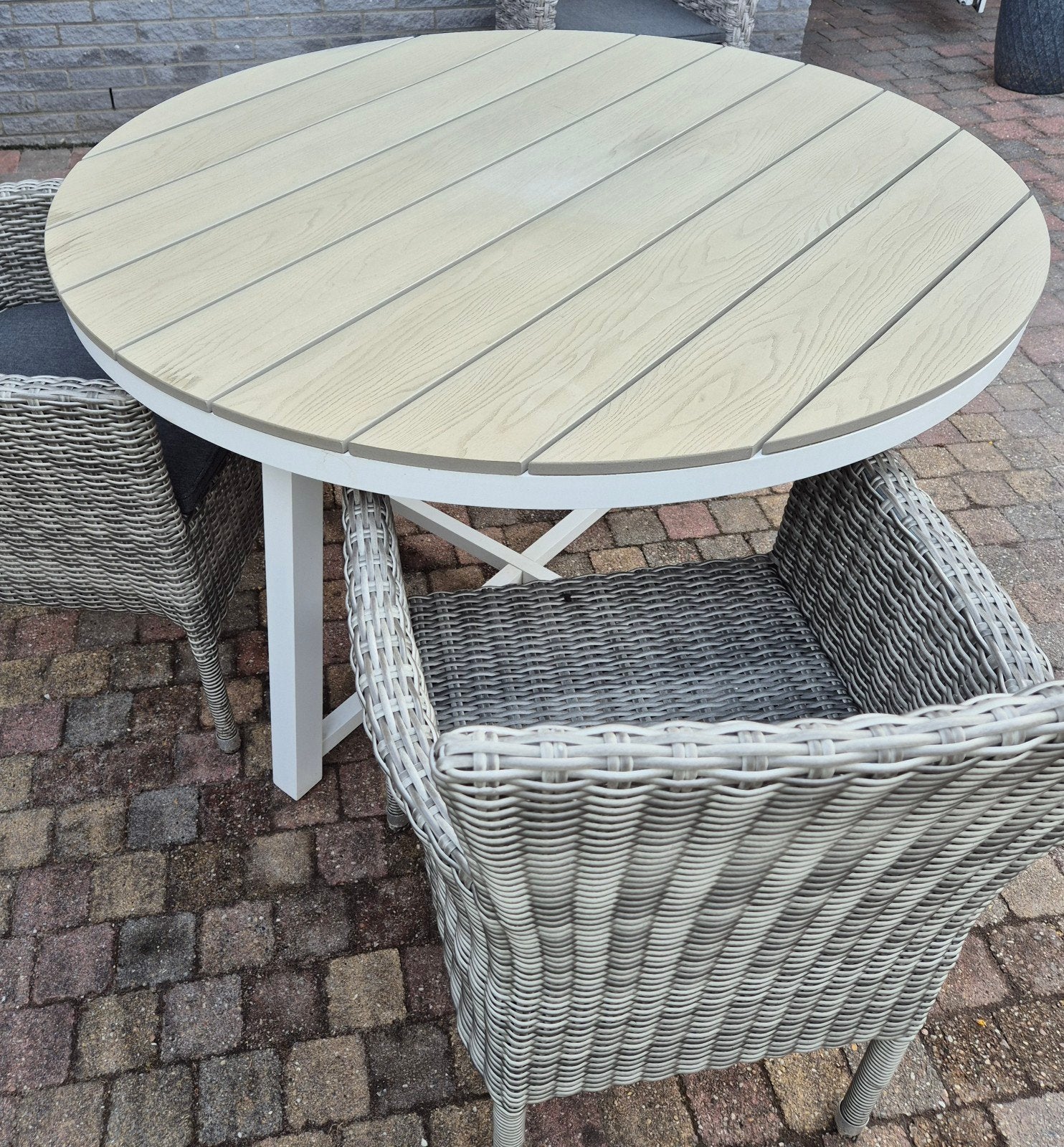 Ronde tuintafel met houtlook blad en aluminium onderstel, Ophalen, Zo goed als nieuw, Rond, Aluminium