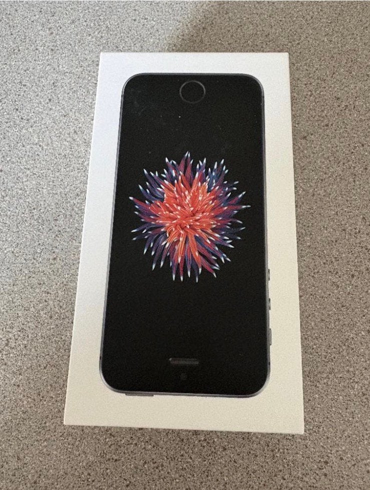 iphon se 3gen 2022 + sp connect hoesje, Ophalen, Zo goed als nieuw, IPhone SE (2016)