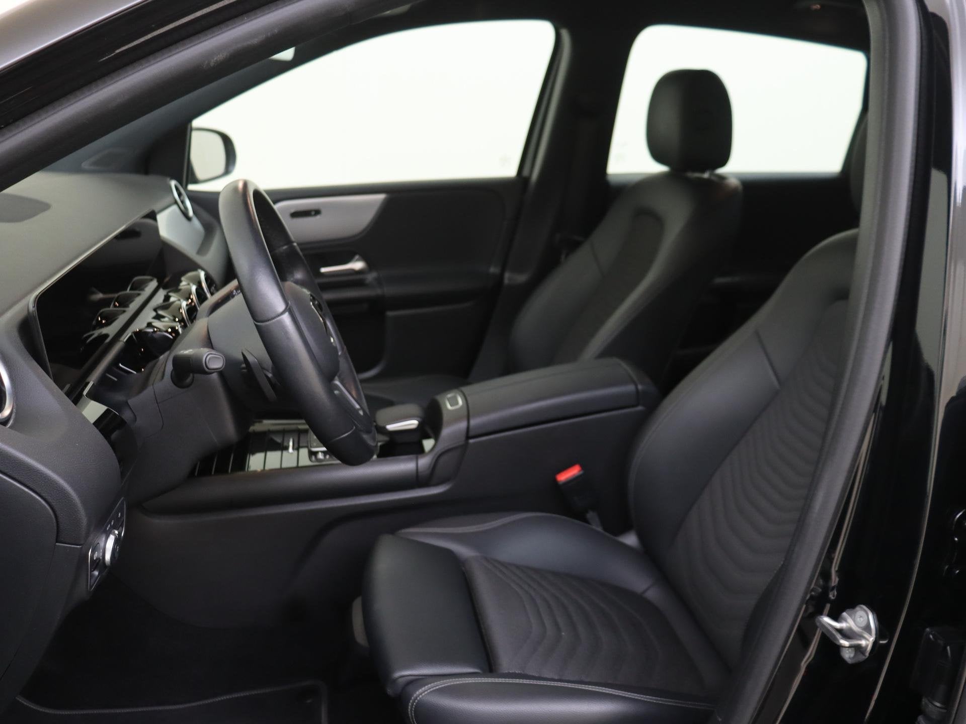 Mercedes-Benz B-klasse 180 Advantage /Stoelverwarming /Achte, Auto's, Mercedes-Benz, 136 pk, Gebruikt, 4 cilinders, 700 kg
