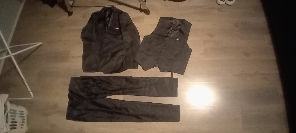 3 delig pak zwart maat S, Ophalen of Verzenden, Zo goed als nieuw, Maat 52/54 (L), Rood