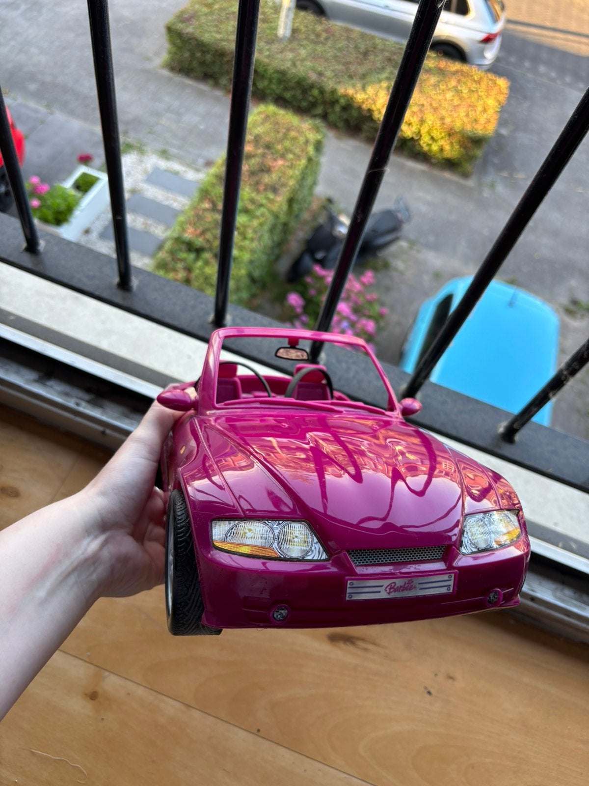 Roze Barbie auto, 30 cm of meer, Minder dan 35 cm, Ophalen of Verzenden, Zo goed als nieuw