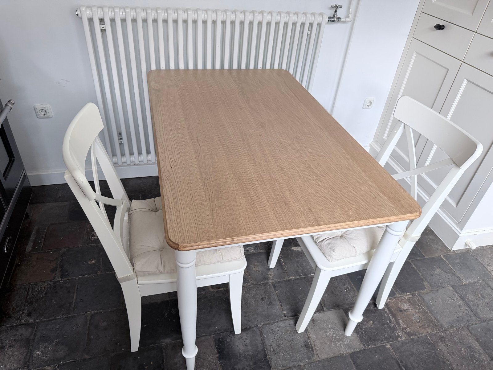 Eettafel met 4 stoelen - Zo goed als nieuw, 100 tot 150 cm, Zo goed als nieuw, Vier personen, Rechthoekig