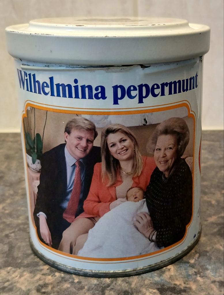 Herdenkingsblik geboorte Amalia van Wilhelmina pepermunt., Verzamelen, Ophalen of Verzenden, Gebruikt, Overige, Overige merken