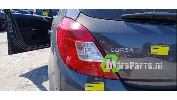 Achterlicht links van een Opel Corsa, Gebruikt, -, -, Opel