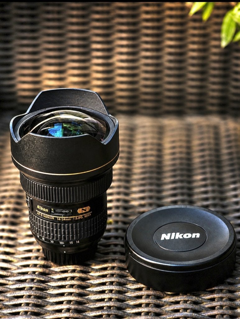 Nikon AF-S 14-24mm f/2.8G ED Ultra Groothoeklens, Beschermhoes/tas, Nikon, Zo goed als nieuw, Nikon F-mount
