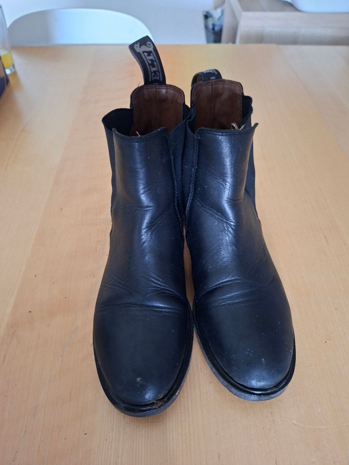 Paardrij schoenen, Ophalen