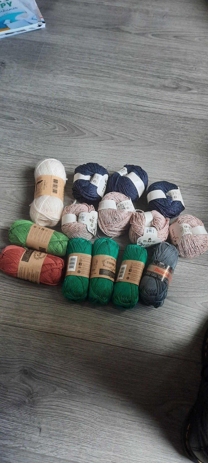 14 bollen haakgaren, Ophalen of Verzenden, Nieuw, Haken, Wol of Garen