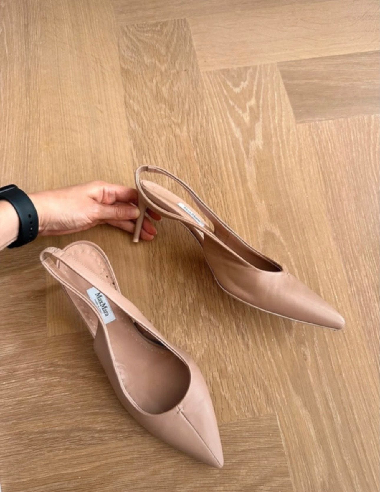 Nude Max Mara slingbacks, Ophalen of Verzenden, Zo goed als nieuw, Beige