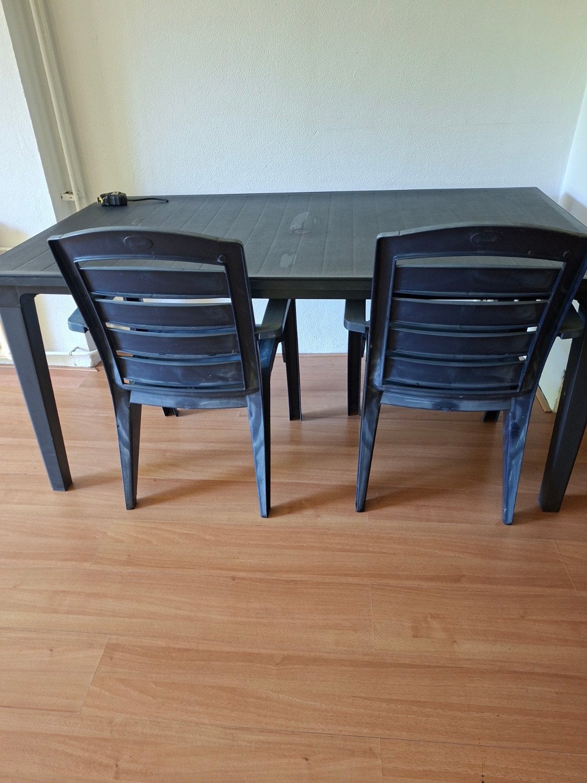 Tuintafel en 4 stoelen, Ophalen, Gebruikt, Kunststof