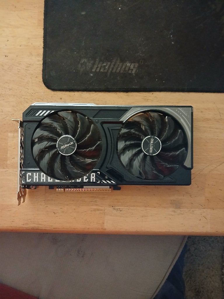 Amd Radeon 9060 XT 16 GB, Ophalen, GDDR6, Zo goed als nieuw, PCI-Express 5