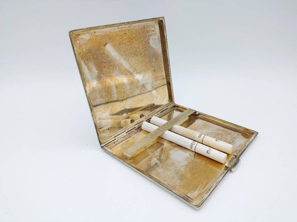 Zware zilveren sigaretten case, D. Aubert, Den Haag, 1969