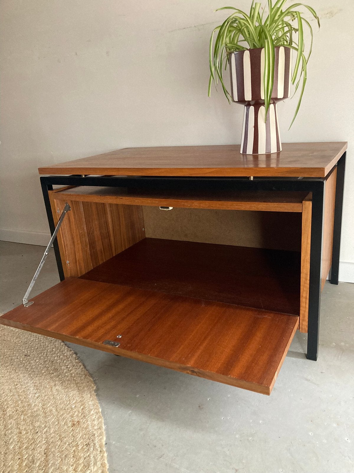 Midcentury vintage kastje met klep, Ophalen, Gebruikt, Teakhout, 1 of 2 laden