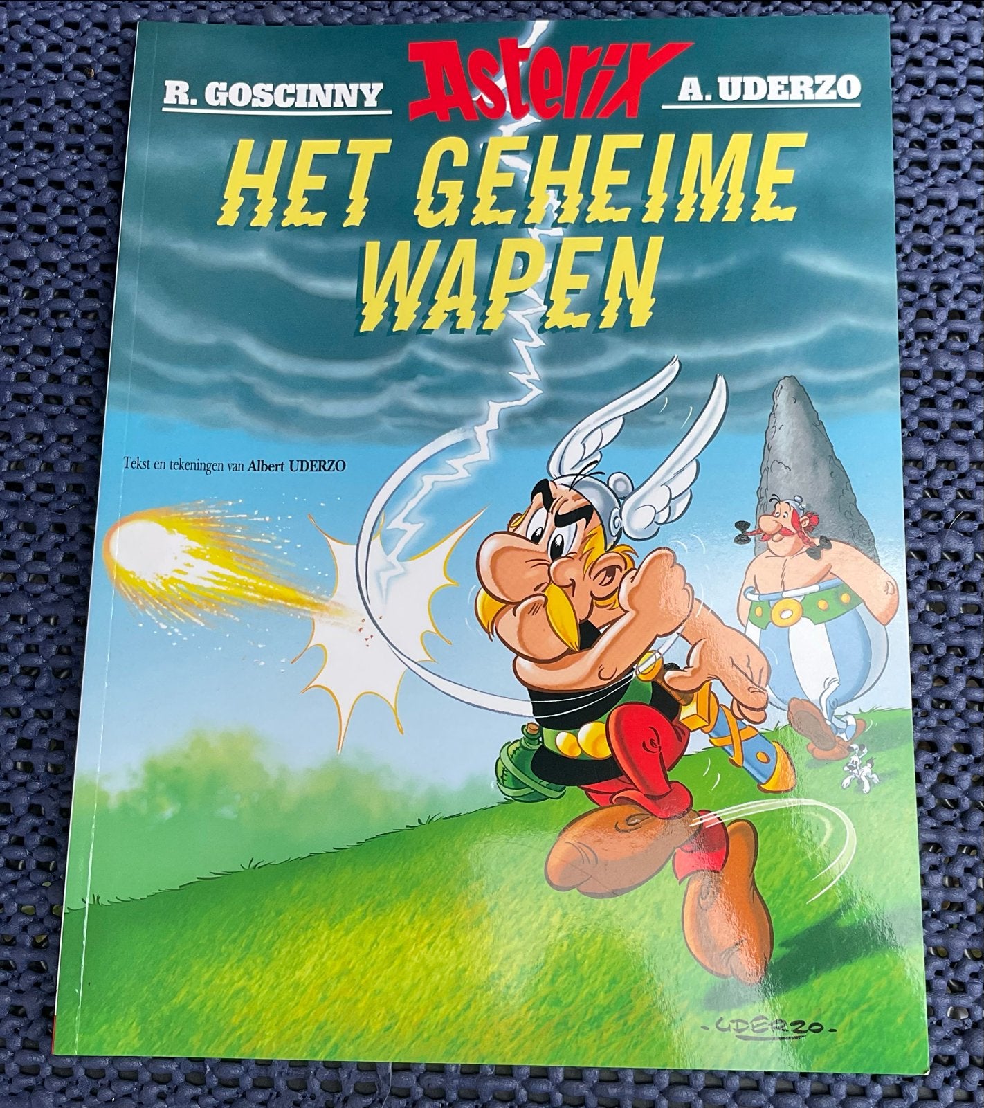 Asterix: Het Geheime Wapen - Stripboek R. Goscinny A. Uderzo, Eén stripboek, Ophalen of Verzenden, Zo goed als nieuw