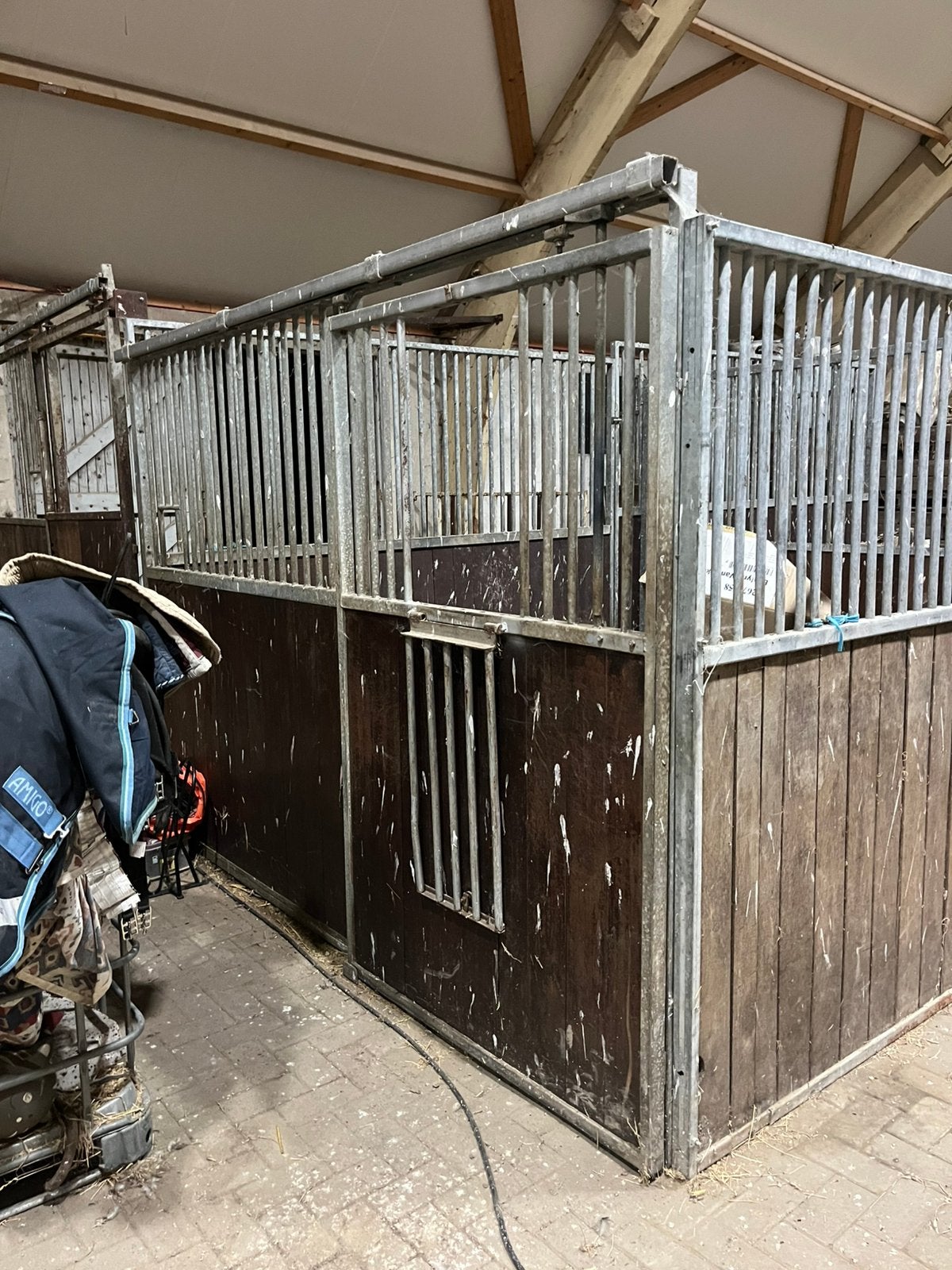 Te koop: 2 paardenstallen, Dieren en Toebehoren, Stalling, 2 of 3 paarden of pony's