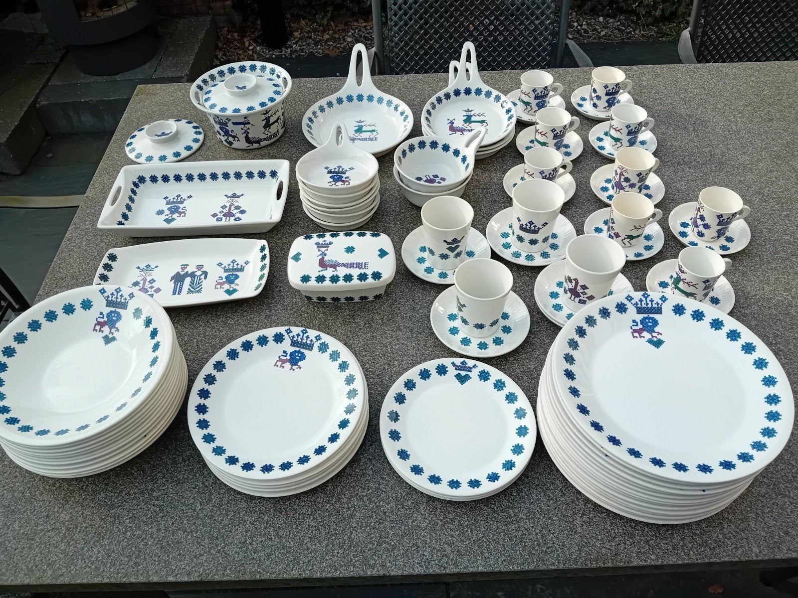 Compleet servies Figgjo Flint Menu made in Norway izgs, Ophalen of Verzenden, Porselein, Overige stijlen, Compleet servies