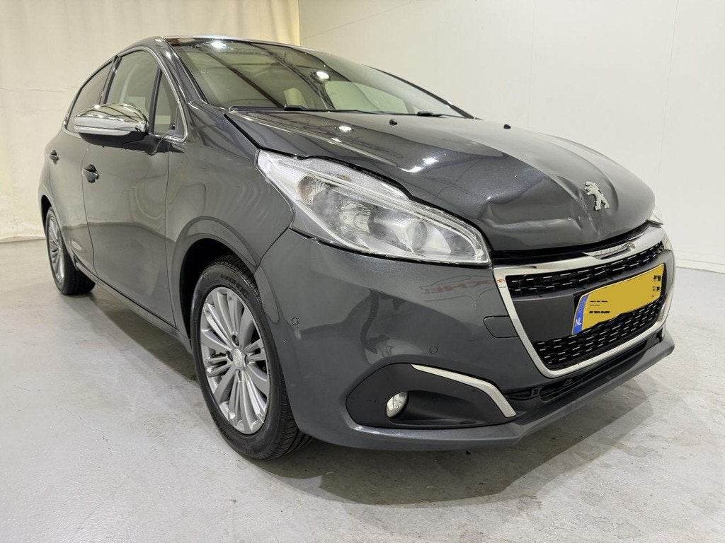 Peugeot 208 HB 1.2 Allure Navi/Clima/Pano (bj 2017), Webaccessibility@stellantis.com, 1199 cc, Stellantis N.V., Handgeschakeld
