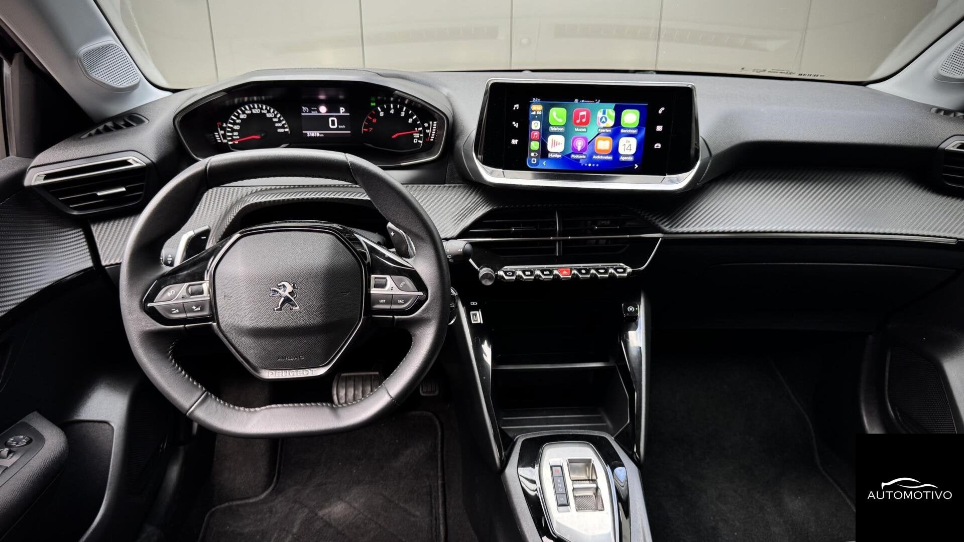 Peugeot 208 1.2 PureTech | AUTOMAAT | CARPLAY | CAMERA |LED|, Auto's, Zwart, 19 km/l, 1065 kg, Hatchback