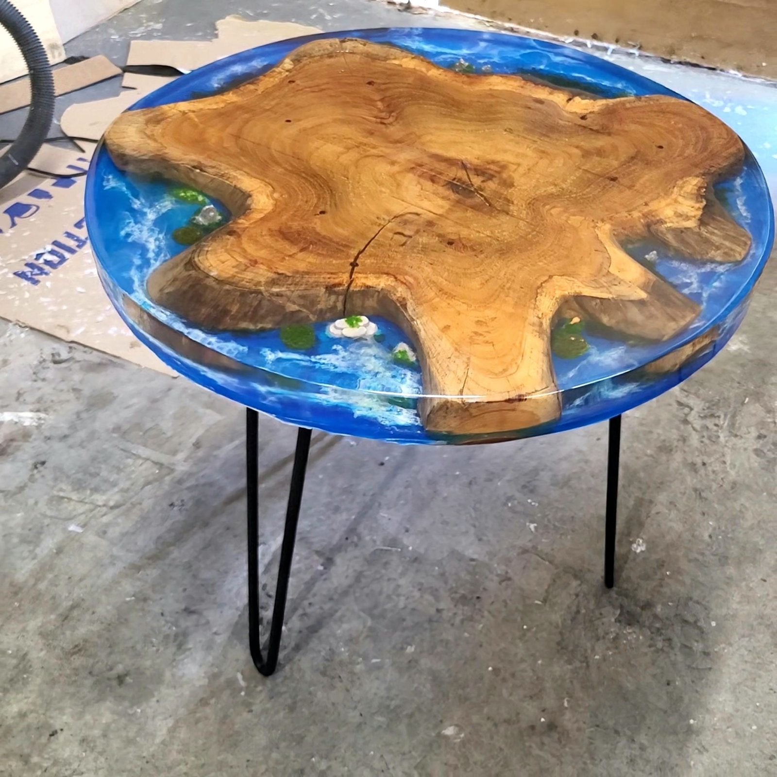 Unieke Riviertafel Salontafel met Epoxy en Hout, Minder dan 45 cm, Rond, Nieuw, Hout