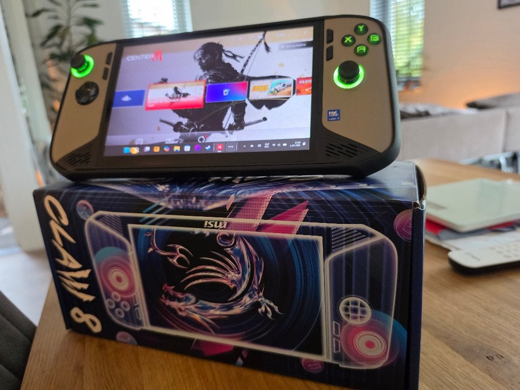 Foto 3 van MSI Claw 8 AI+ A2VM-007NL Core Ultra 7 Handheld Gaming PC