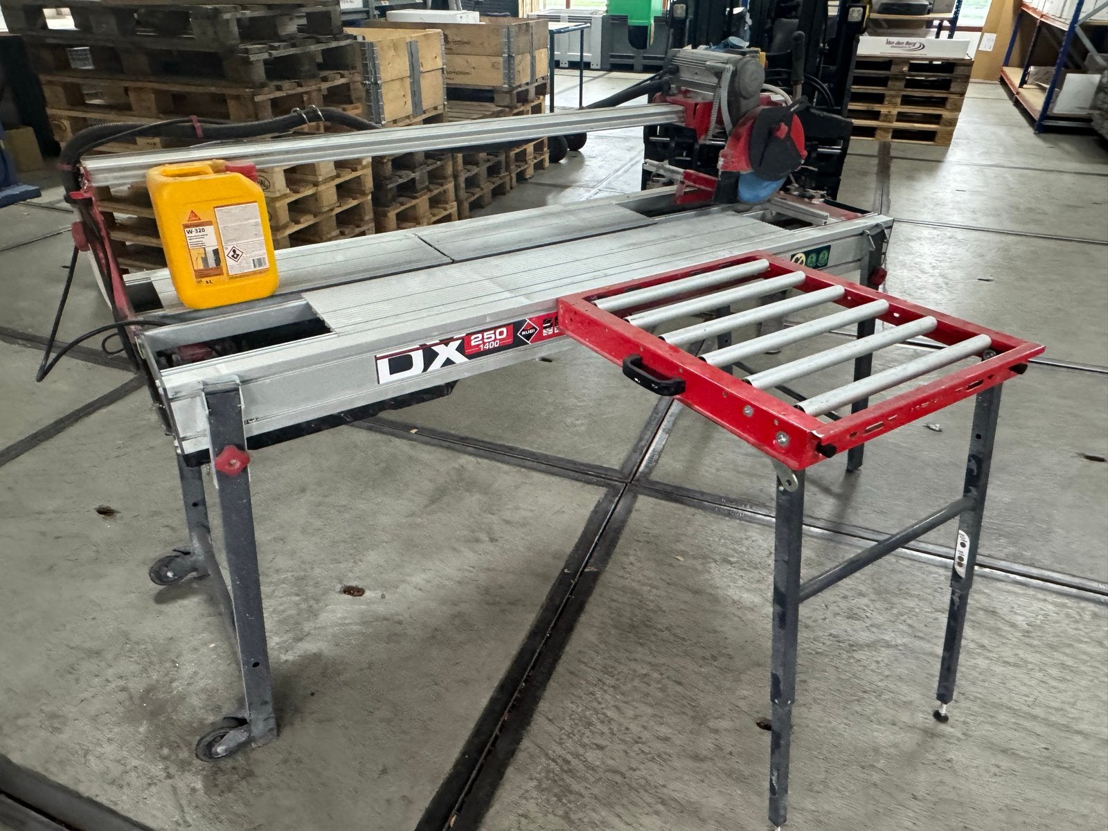 Rubi zaagtafel DX 250 PLUS 1000 met laser en pomp, Doe-het-zelf en Verbouw, Ophalen, Gebruikt, 70 mm of meer, Overige typen