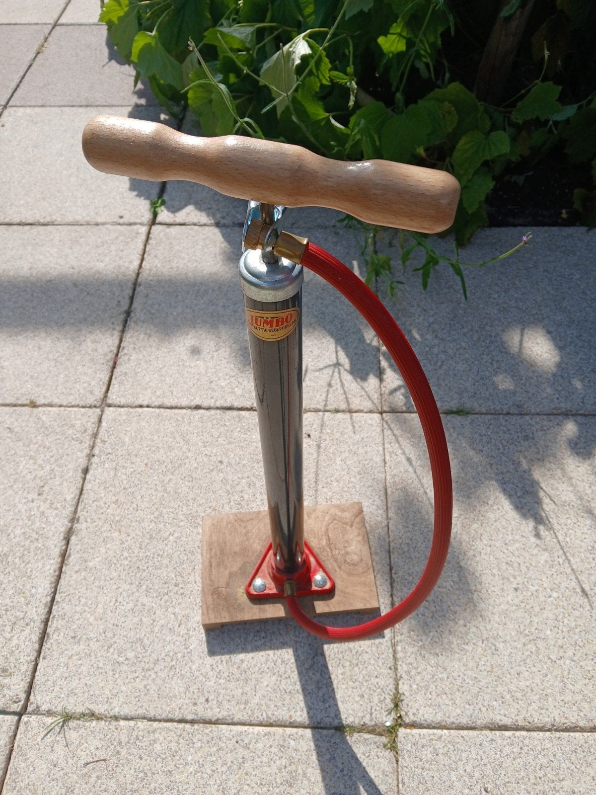 Jumbo fietspomp met houten handvat, Ophalen, Zo goed als nieuw