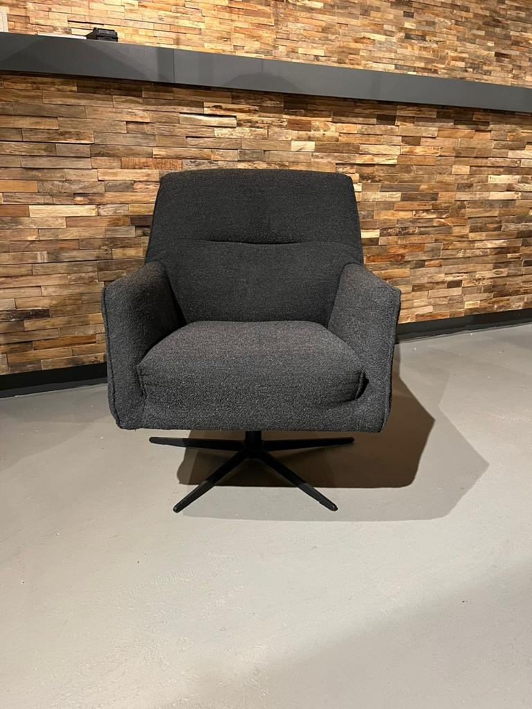 Room 108 fauteuil Tommy van € 1.069,- voor €535,-, Ophalen, Zo goed als nieuw, Stof