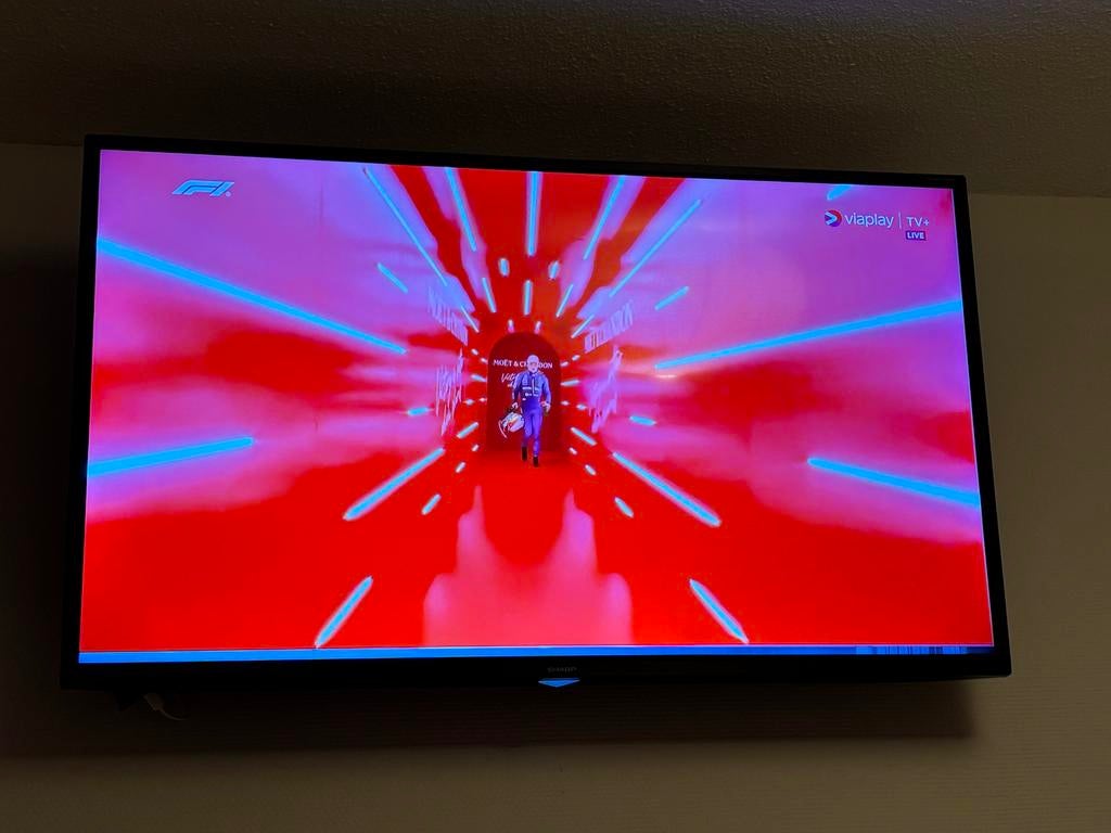 Sharp Led TV 40BJE3E z.g.a.n. wegens verhuizing, Ophalen, LED, 50 Hz, Zo goed als nieuw