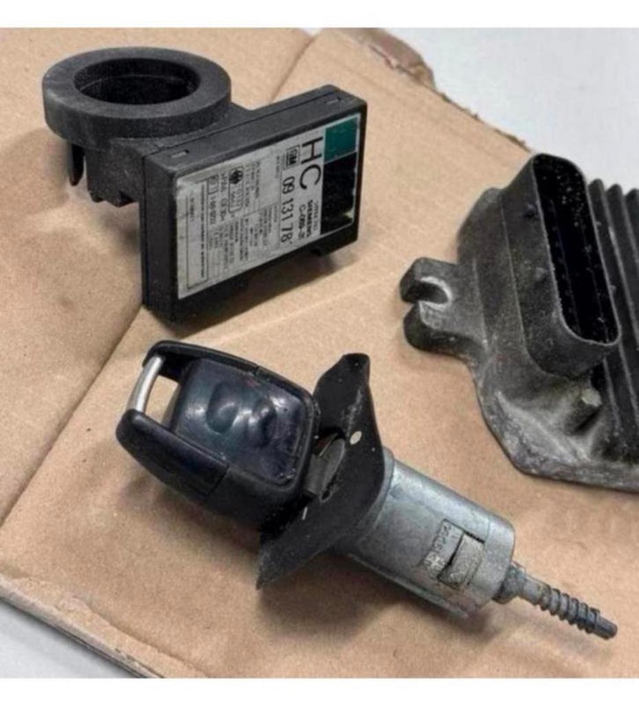 Opel Astra G Mk4 1.6 benzine ECU dme + Slot startonderbreker, Auto diversen, Onderhoudsmiddelen, Ophalen of Verzenden, H, H, H