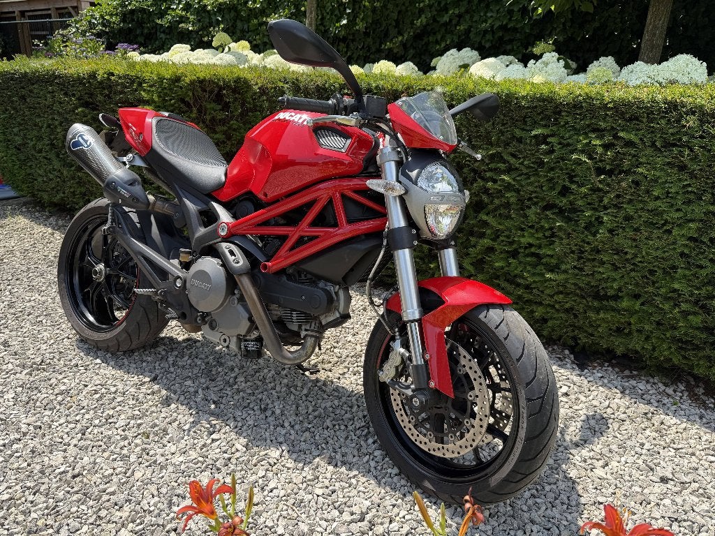 Ducati monster 796 - 2010, 2 cilinders, Occasion, Motorrijbewijs A, Particulier