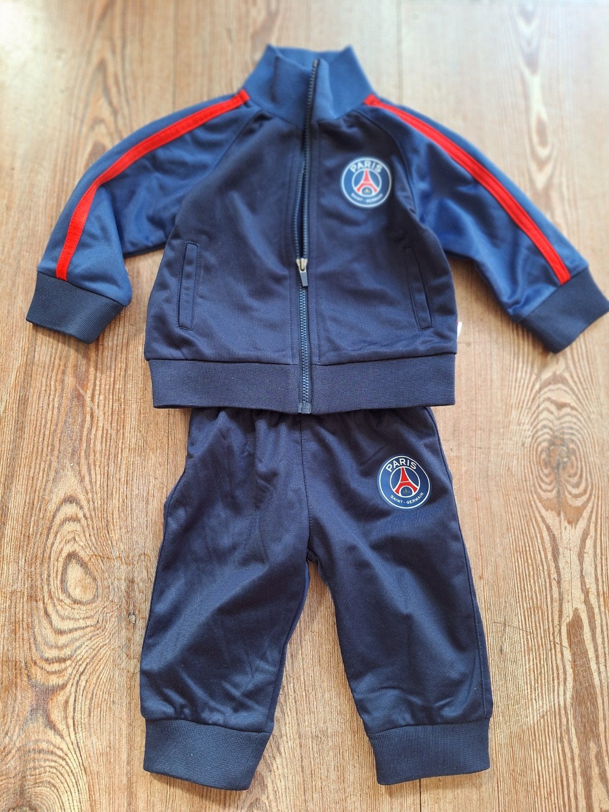 Trainingspakje Paris Saint-German. 6mnd, Kinderen en Baby's, Babykleding | Maat 68, Ophalen of Verzenden, Nieuw, Jongetje of Meisje