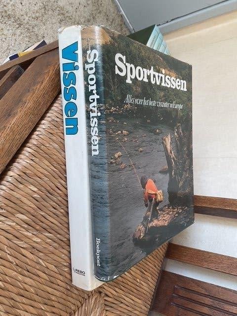 2 boeken voor de liefhebbers van vissen, Gelezen, Watersport en Hengelsport, Ophalen of Verzenden, Tony Long e.a