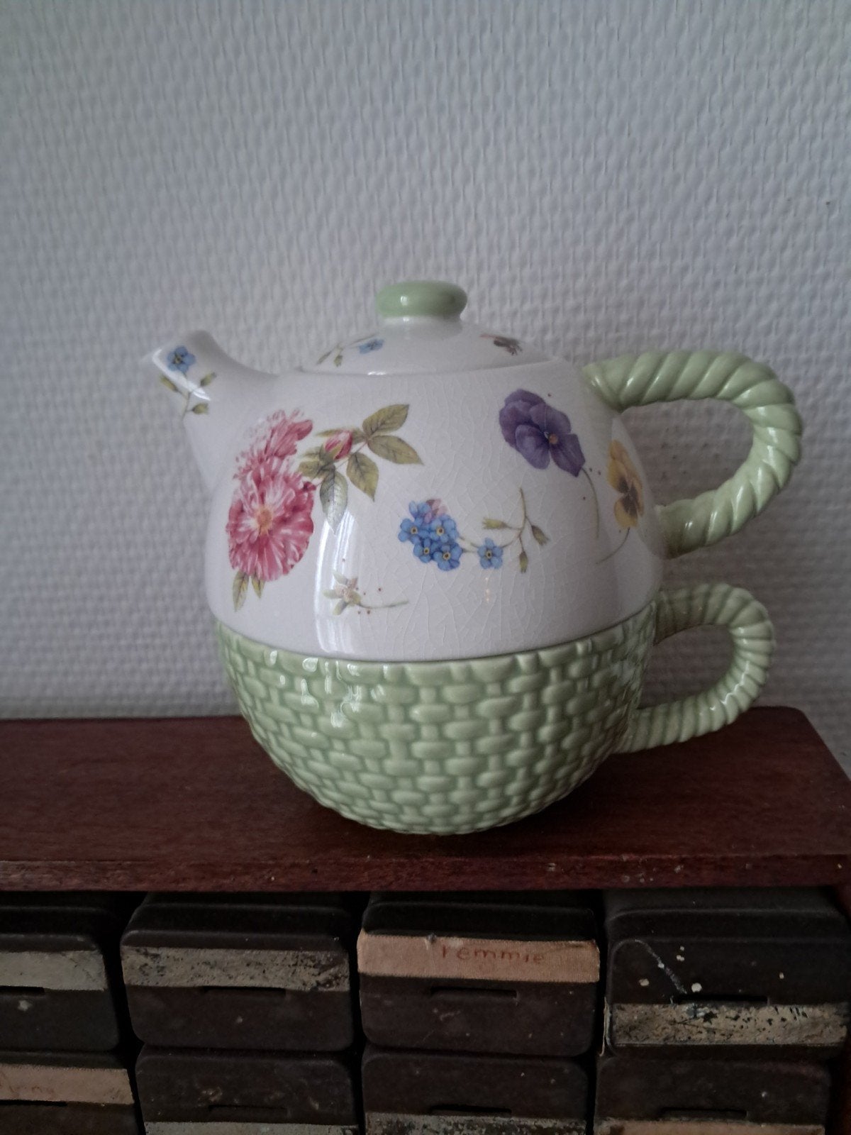 Hallmark. Nature's Sketchbook. Tea for one, Ophalen of Verzenden, Keramiek, Overige stijlen, Kop(pen) en/of Schotel(s)