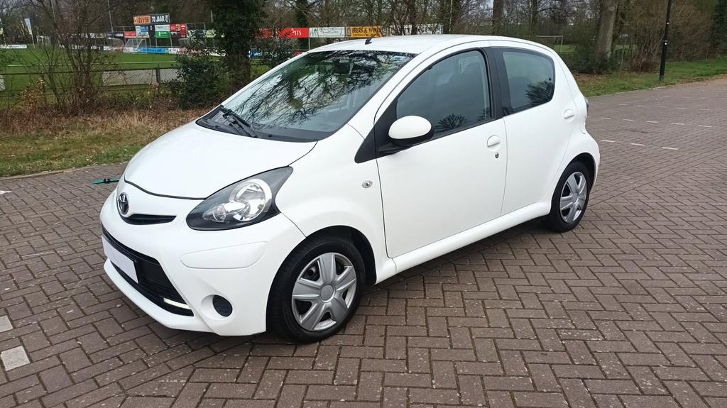 Toyota Aygo 1.0 VVT Airco / Navi, Auto's, Voorwielaandrijving, Stof, Gebruikt, Zwart