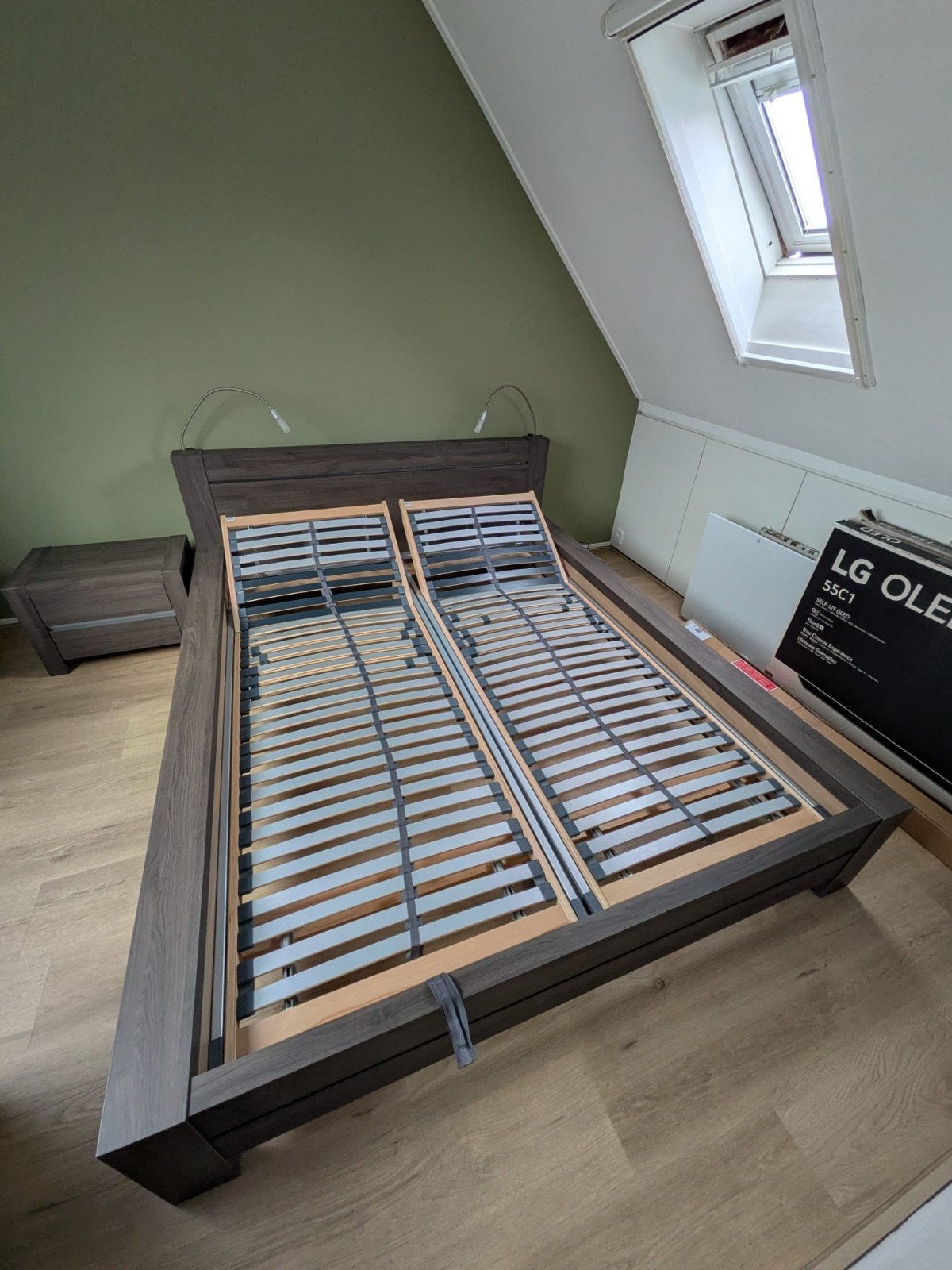 Tweepersoonsbed Goossens 160 x 210 verstelbaar met lampjes, Huis en Inrichting, Ophalen, Bruin, 210 cm, Tweepersoons