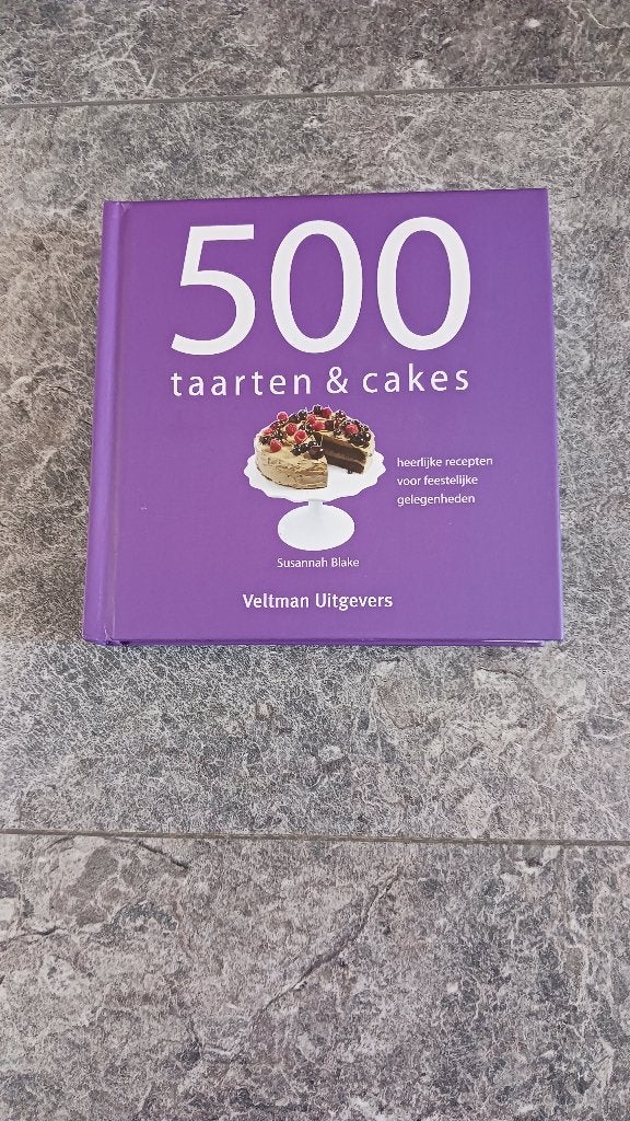 kookboek 500 taarten & cakes, Boeken, Kookboeken, Ophalen of Verzenden, Gelezen, Taart, Gebak en Desserts