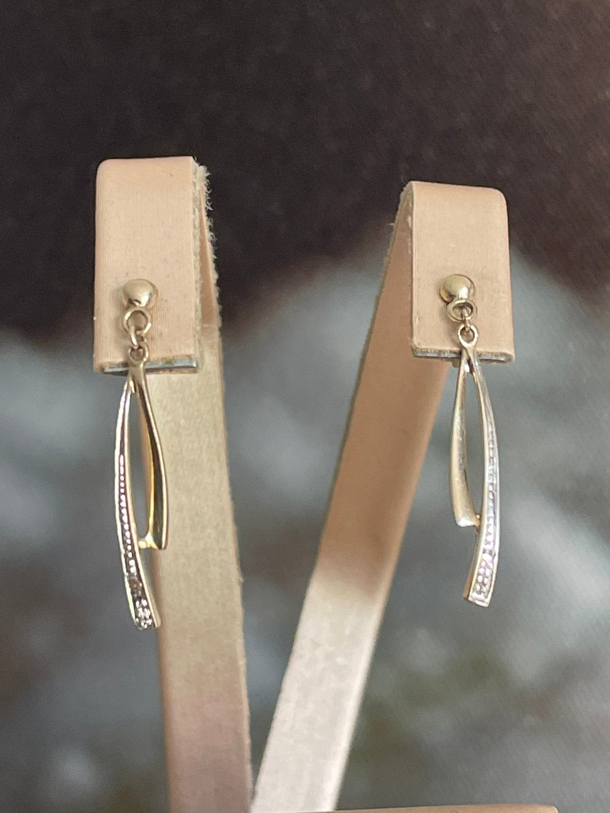 9 karaat bicolor oorstekers met mini diamantje, Sieraden, Tassen en Uiterlijk, Oorbellen, Geel, Ophalen of Verzenden, Zo goed als nieuw