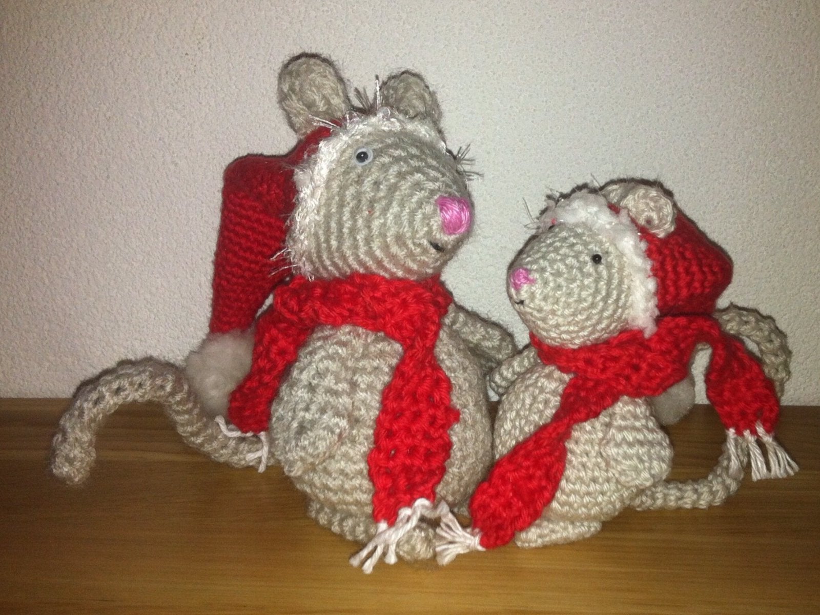 2 x Kerst Dickens muizen zelf gehaakt NIEUW!, Diversen, Kerst, Ophalen of Verzenden, Nieuw