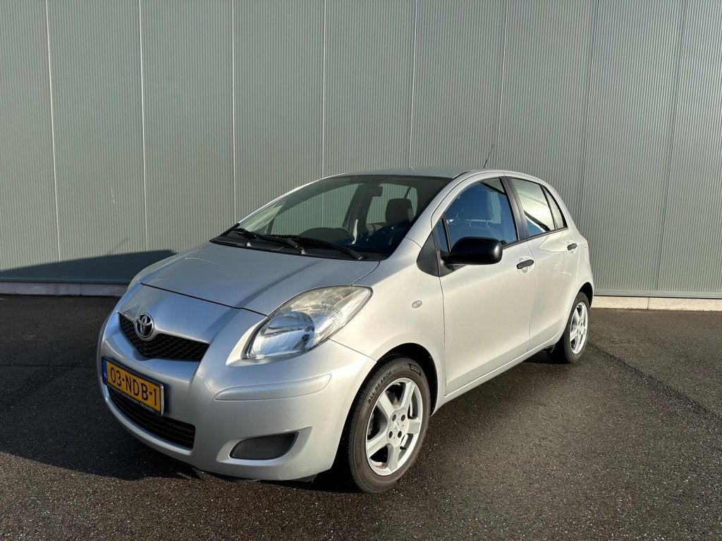 Toyota Yaris 1.3 VVTi Comfort AIRCO | NAP !, Auto's, Euro 5, 40 €/maand, 4 cilinders, Bedrijf