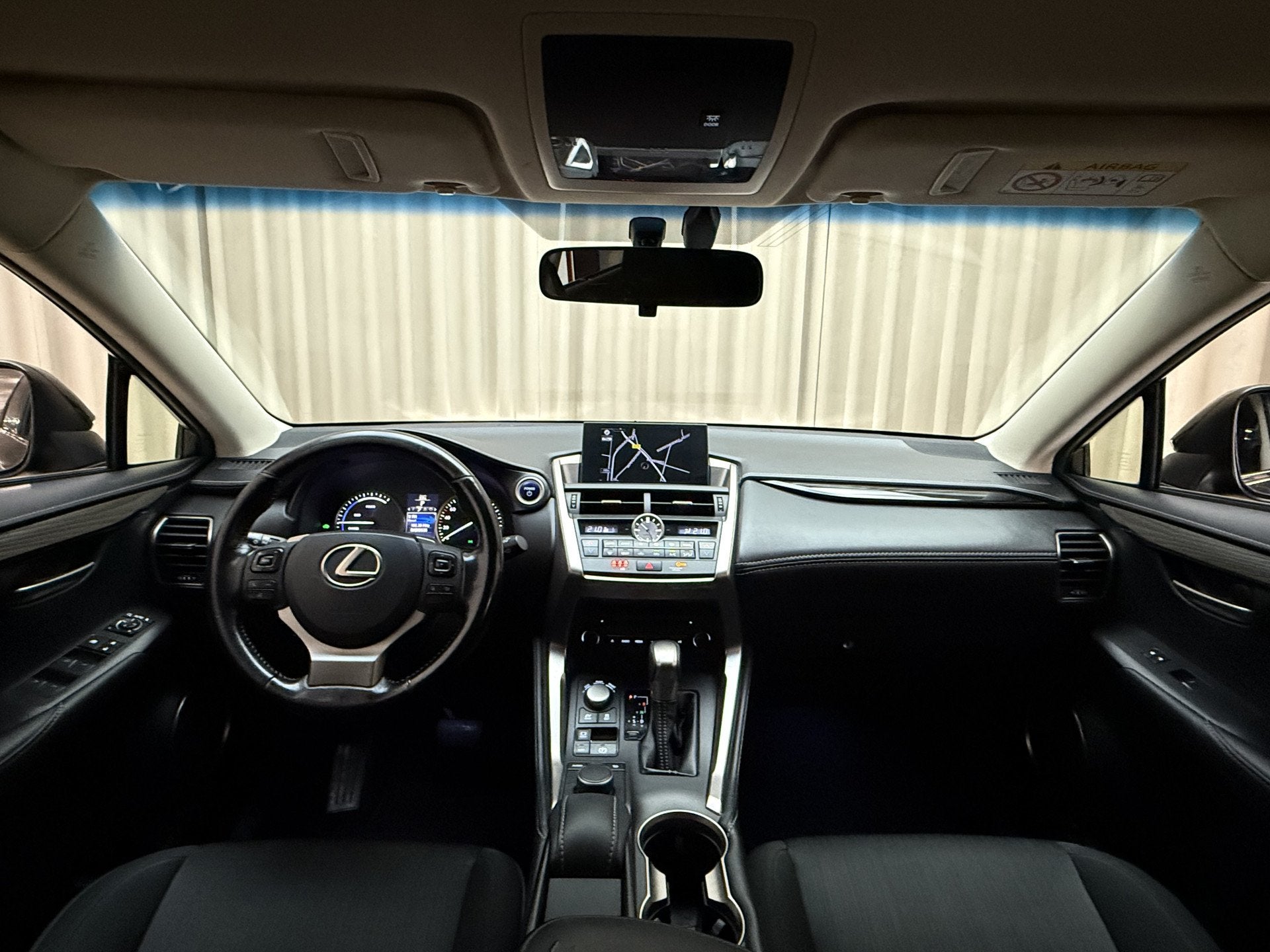 Lexus NX 300h 1/2 Leder / Navigatie / Cruise / ECC Clima / C, Auto's, Lexus, Gebruikt, Met garantie (alle), Leder en Stof, Zwart