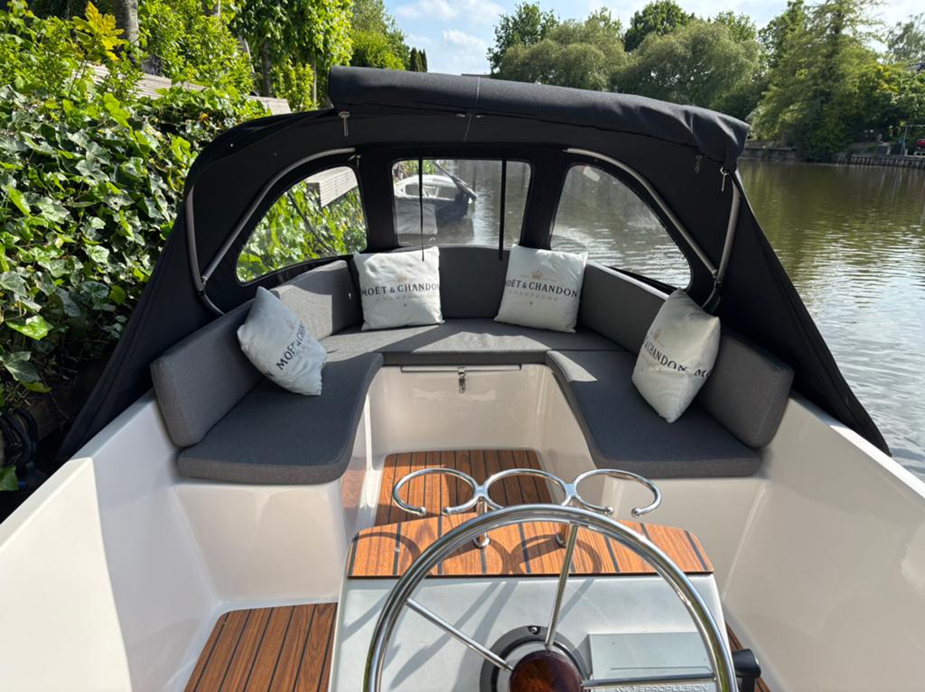 Prachtige sloep 4.35 e-propulsion, nog geen 2 jaar oud, Ophalen, Rondzit, Elektrisch, Zo goed als nieuw
