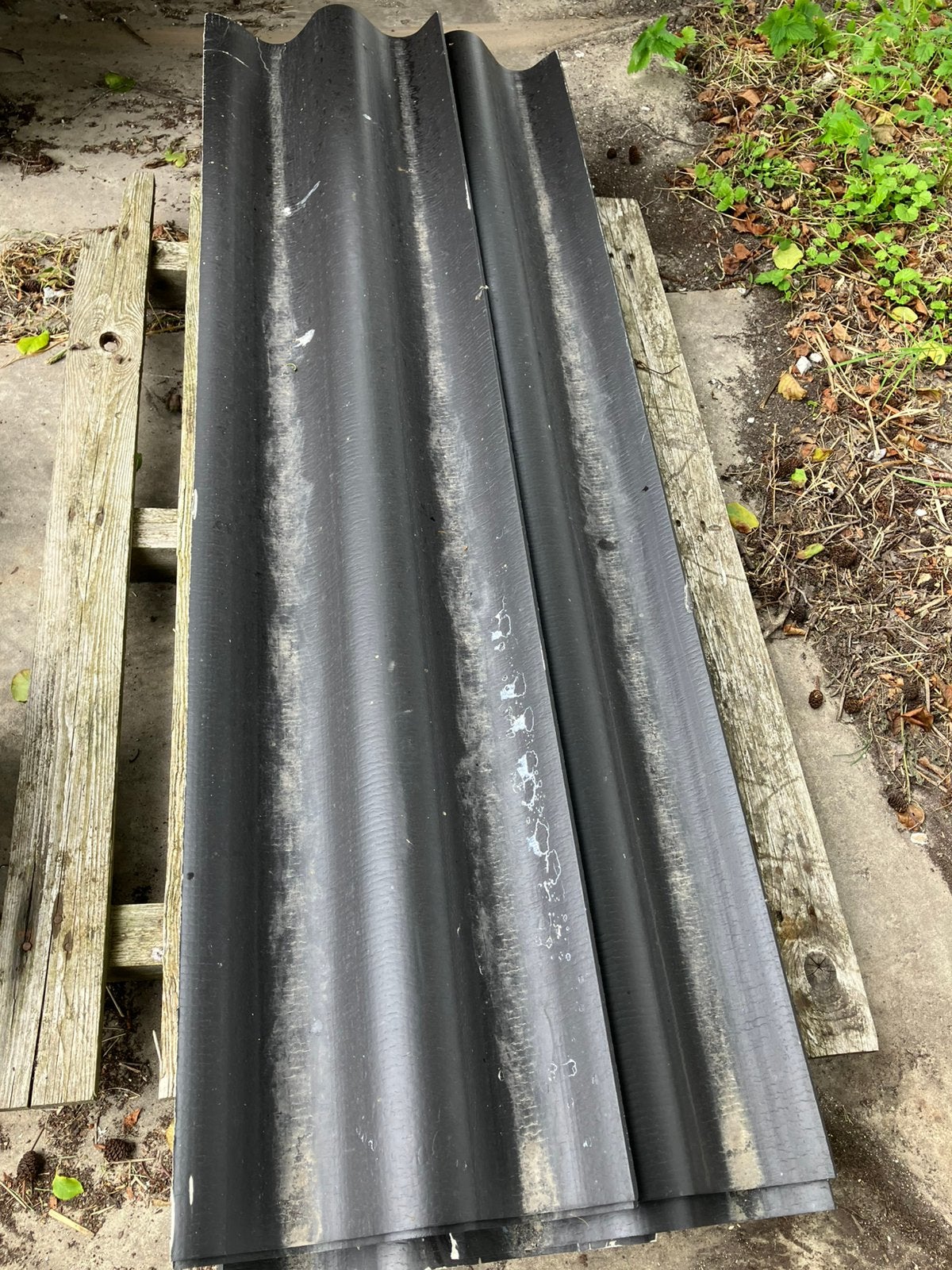 Scharniernok stukken en halve golfplaten, Ophalen, Zwart, Zo goed als nieuw, 15 m² of meer