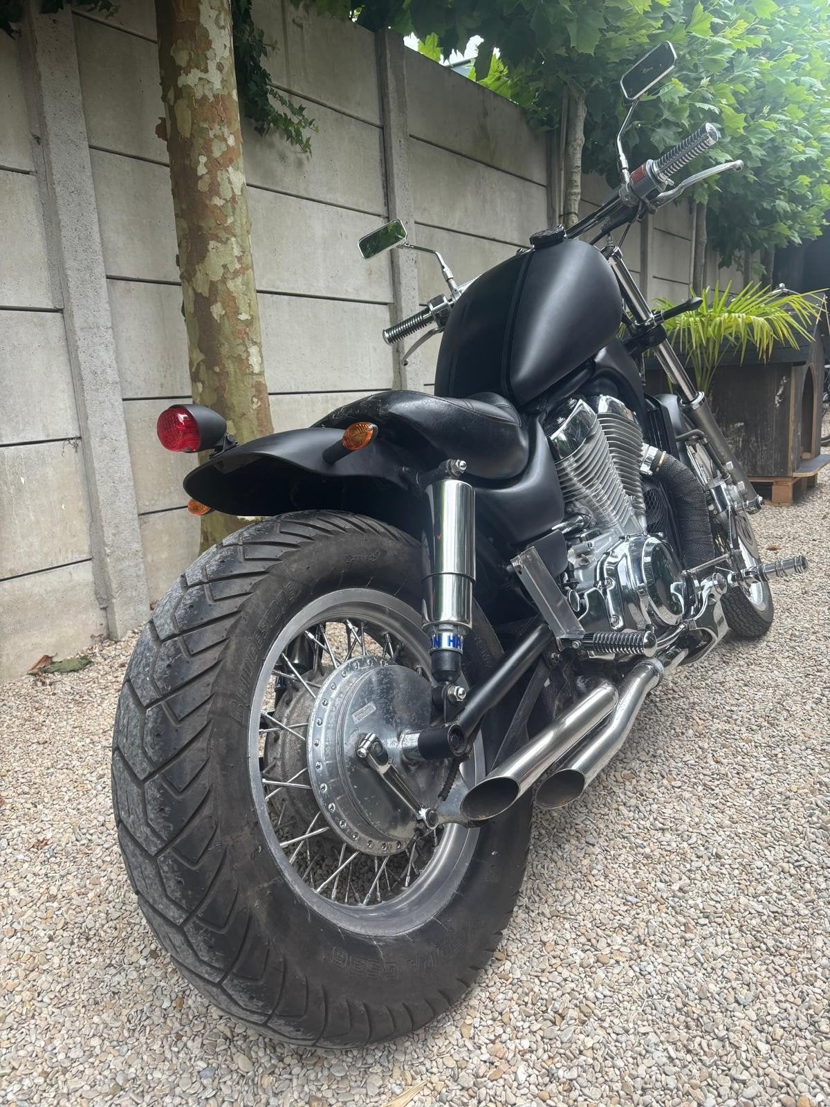 Suzuki Intruder VS800 mat zwart met Harley tank, 2 cilinders, Gebruikt, Particulier, Meer dan 35 kW
