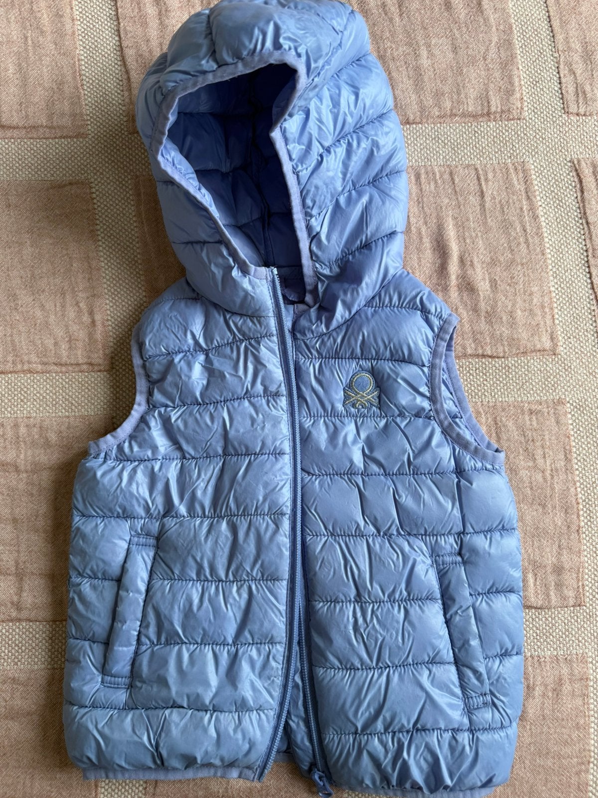 Benetton, Kids vest, Ophalen of Verzenden, Zo goed als nieuw, Meisje, Trui of Vest