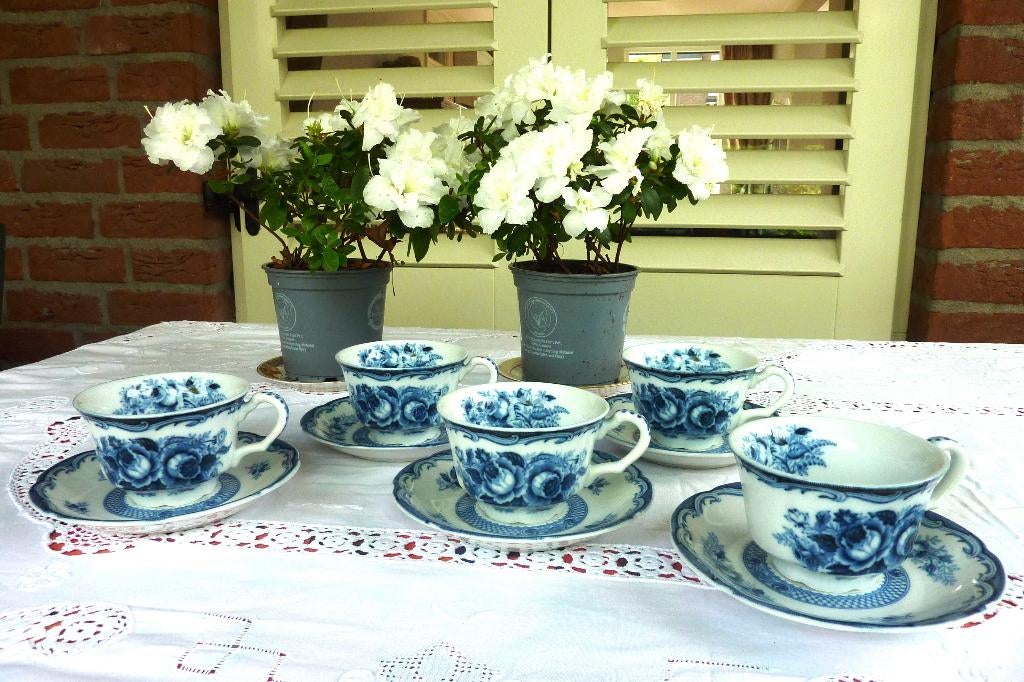 Gebloemde theekopjes, Antiek en Kunst, Antiek | Servies los, Ophalen of Verzenden